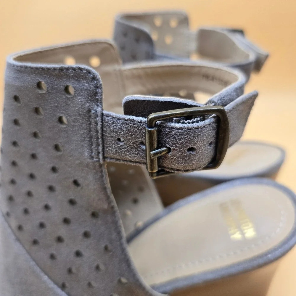 Johnston & Murphy Grey Suede Perforated Wedge Sandals 8M 78-41506 Made in Brazil